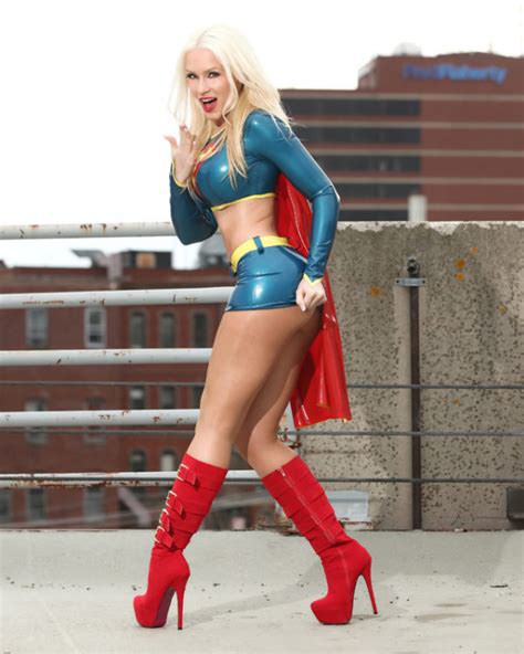 12 sexiest super girl cosplays that are too hot to handle quirkybyte
