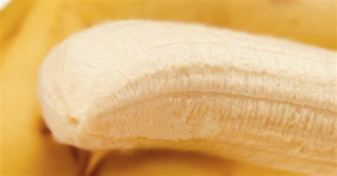 symptoms of a banana allergy livestrong
