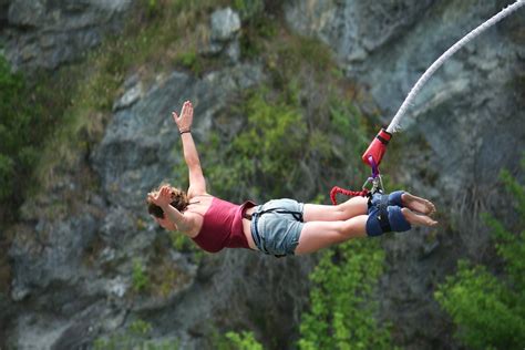 bungee jump bungee jumper  queenstown  zealand captstarlight flickr
