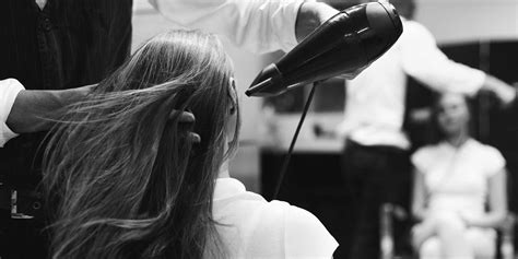 coiffeurs les hommes  femmes derriere les salons de coiffure marie claire
