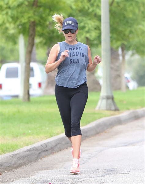 reese witherspoon has a morning workout in los angeles 06