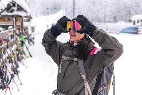 goggles  ski  snowboard mountain treads