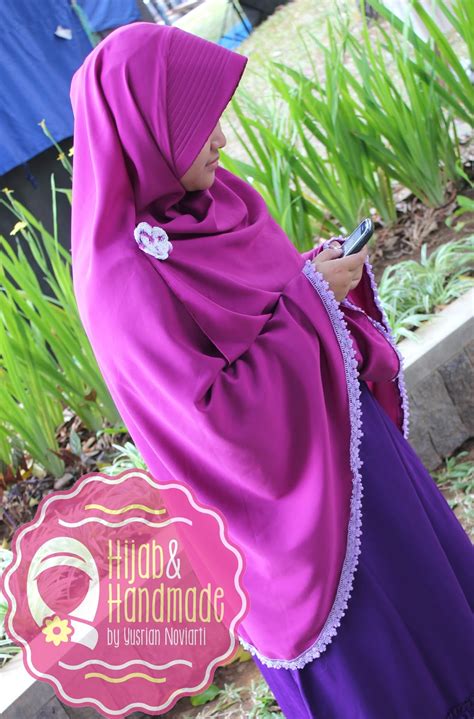 gambar wanita hijab syari  belakang hijabfest
