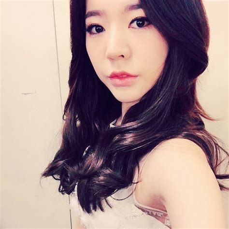 Snsd S Sunny Posed For Beautiful Selca Picture Wonderful Generation