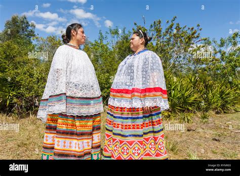 herencia de los pueblos originarios fotos  imagenes de stock alamy