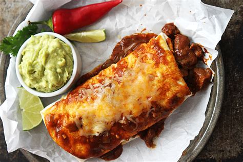 easy homemade burrito recipes    mexican burritosdelishcom