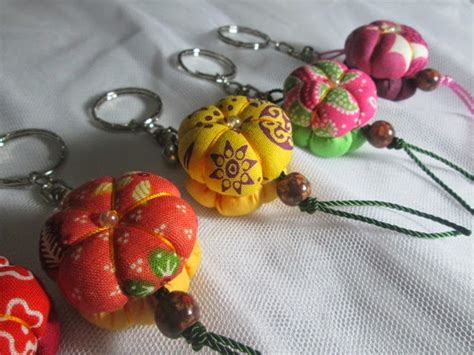 bunga yuyi craft gantungan kunci ume batik