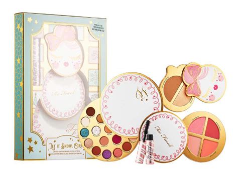 too faced let it snow girl makeup set includes 18 shades eyeshadow