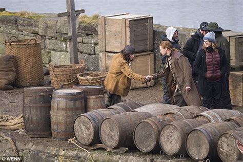 outlander s sophie skelton shoots scenes for new season in scotland daily mail online