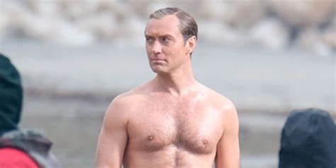 hot or not jude law s new pope beach bod sent the internet into a frenzy