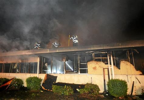 alarm blaze destroys  vallejo school district building times