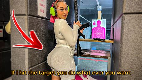 Big Booty Latina Shooting Ar 15 😍 Youtube