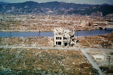 hiroshima marks  anniversary  atomic bombing ibtimes uk