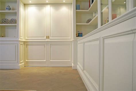 Trova una vasta selezione di sedia da pranzo in pelle per la casa a. Porte su misura | Falegnameria Tomassini