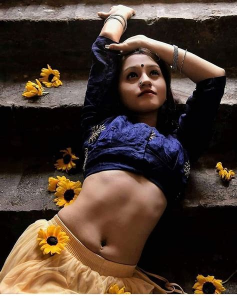 Desi Naughty Girls Navel Show Desi Actress Seductive Images
