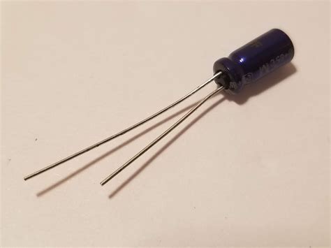 uf electrolytic capacitor resistore