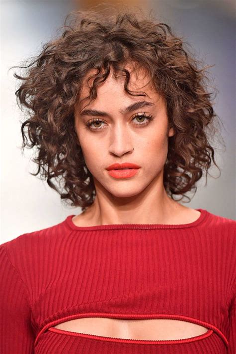 15 transitioning hairstyles to try for natural hair this season