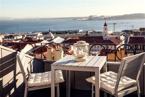 gehele woningappartement  lissabon portugal fantastic top floor   terrace