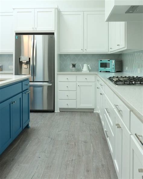 mixing kitchen cabinets