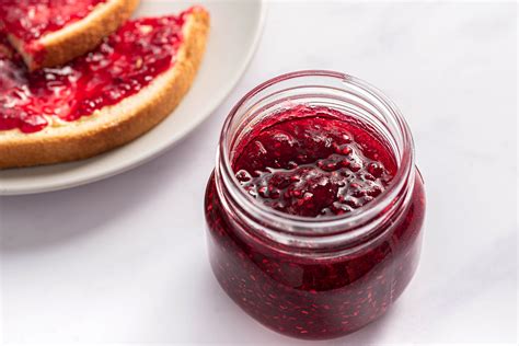 simple  ingredient raspberry jam recipe