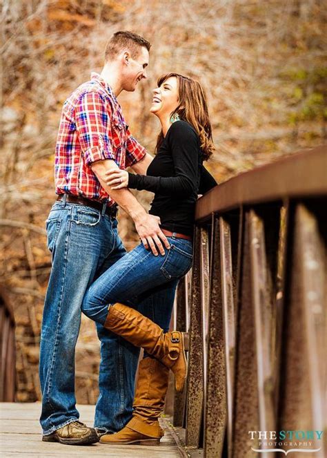 ordinary couple picture ideas for fall part 7 fall couple photography idea engagement