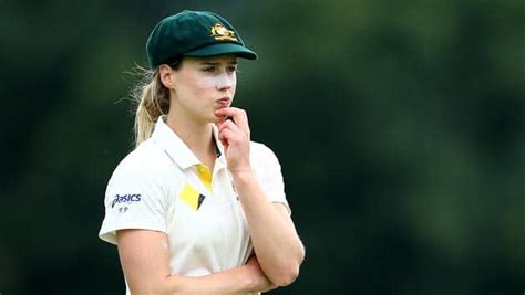 ellyse perry wins ‘outstanding woman in sport award cricket country