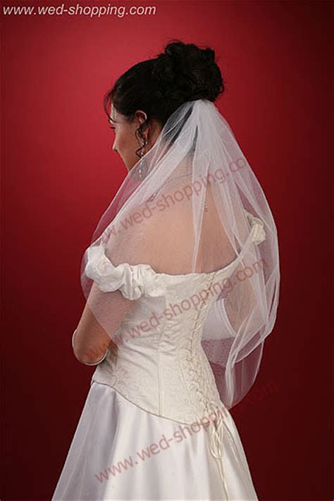 simple bridal veil plain edge