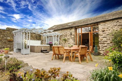 3 Bed House In Kendal 6968359 Stunning Character Barn With A Hot Tub