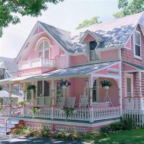 beautiful pink houses    musely