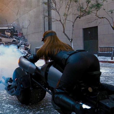 movies anne hathaway stole the show in the dark knight rises page 3