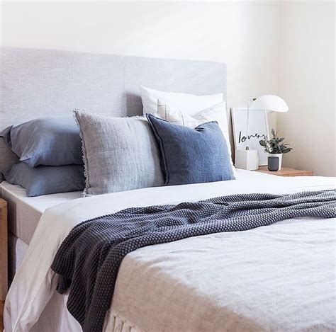 gorgeous blue neutral linen bedding camas cabeceras