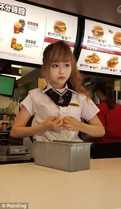 台湾麦当劳女神徐薇涵走红 粉丝蜂拥麦当劳 新闻中心 中国网