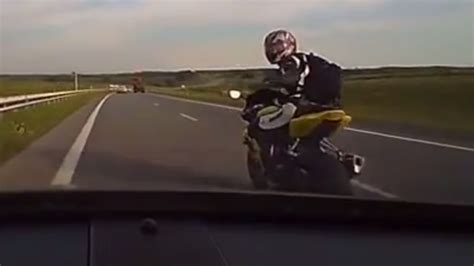 video motorcyclist tries to bully a driver it doesn t end well