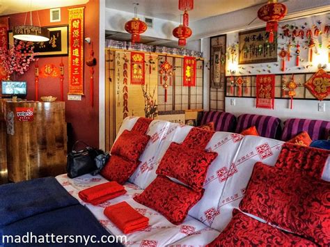 insiders guide    spots  nycs chinatown mad hatters nyc
