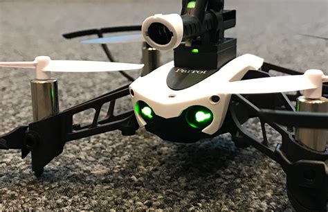 parrot mambo review met iphone bestuurbare drone  een hoogvlieger