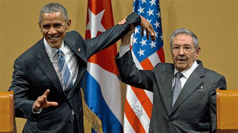 Obama In Cuba Barack Obama Raul Castro Awkward Handshake Metro News