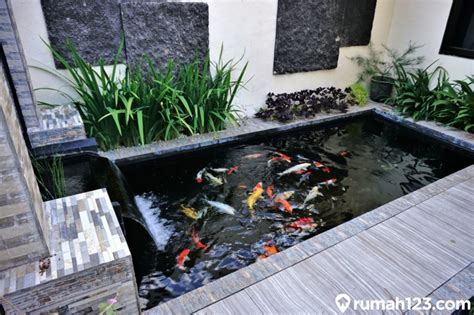 membuat kolam ikan koi sendiri  rumah mudah  praktis