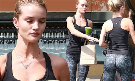 rosie huntington whiteley in tight gym gear as she grabs a