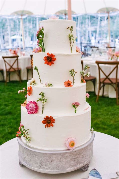 38 Of The Prettiest Floral Wedding Cakes