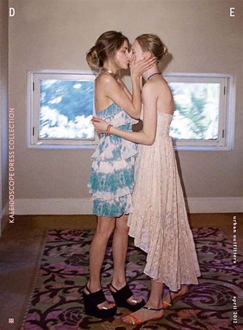 one million moms slam urban outfitters over lesbian kiss advert mirror online