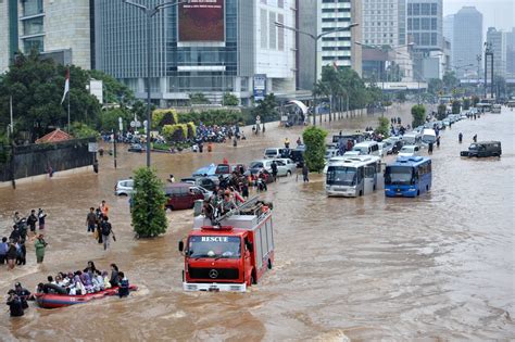 Fenomena Banjir Di Jakarta – Kompaspedia