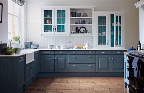 discover  inspiring selection  rich dark painted kitchens