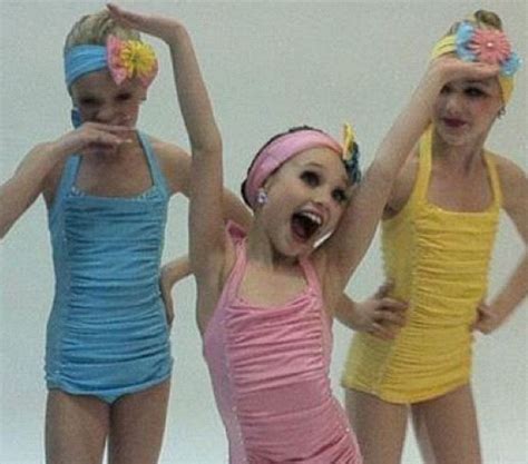 paige maddie and chloe dance moms pictures dance moms funny dance