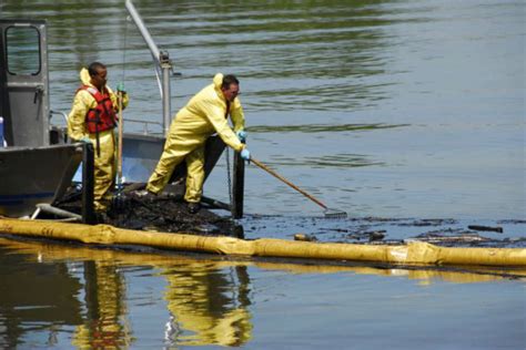 technology  speed   oil spill clean  process