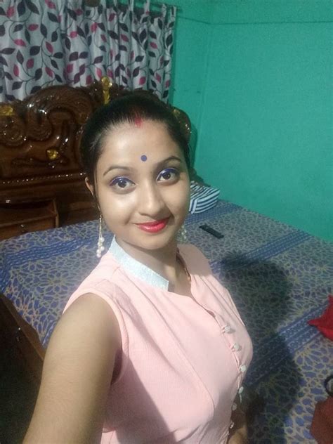 Indian Super Hot Married Girl Affair With 4 Different Guys