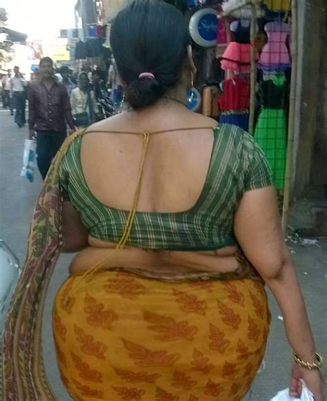 indian aunty saree ass public