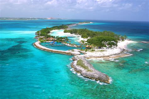 top  interesting places  visit   bahamas
