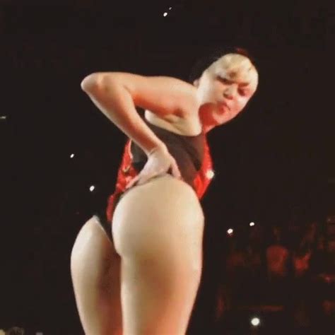 Miley Cyrus Showing Off Her Ass Free Porn 6c Xhamster