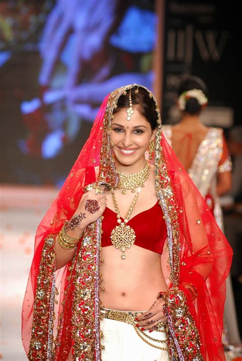Pooja Chopra Sexiest Navel And Cleavage Show In A Bridal Lehnga Choli