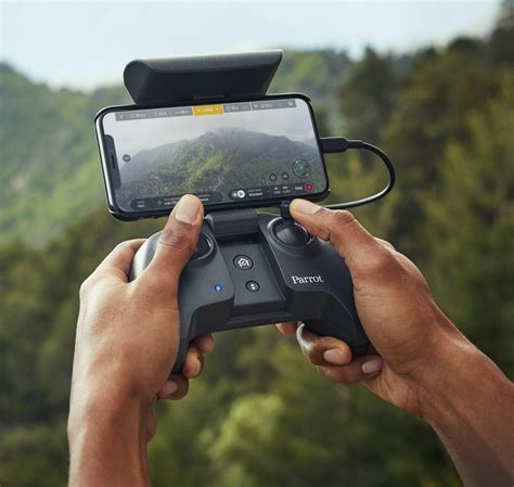 parrot launches  anafi  foldable  hdr mp drone inspired  insects